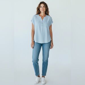 Wester & Orchard Light Blue Chambray Short Sleeve Henley Top Size Medium